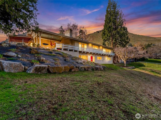 1117 Appleland Drive, Wenatchee, WA 98801