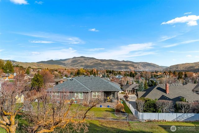 1117 Appleland Drive, Wenatchee, WA 98801