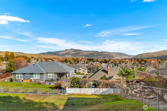 1117 Appleland Drive, Wenatchee, WA 98801
