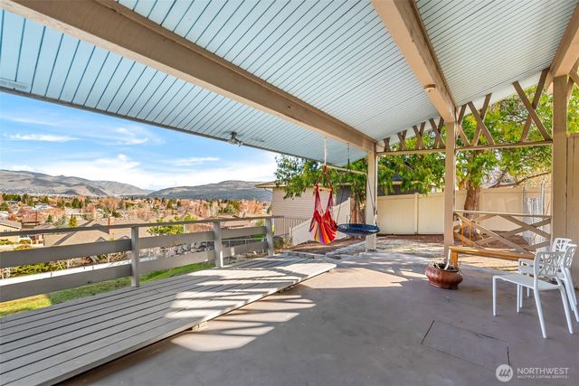 1117 Appleland Drive, Wenatchee, WA 98801