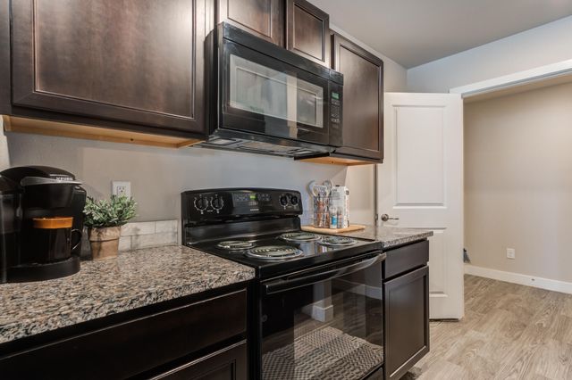 13805 Paris Avenue, Lubbock, TX 79423