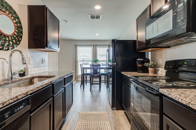 13805 Paris Avenue, Lubbock, TX 79423