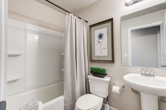 13805 Paris Avenue, Lubbock, TX 79423