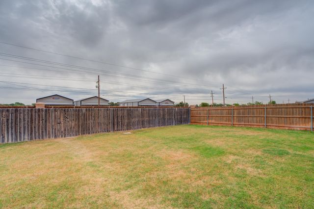 13805 Paris Avenue, Lubbock, TX 79423