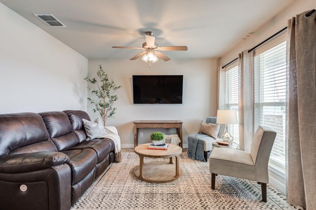 13805 Paris Avenue, Lubbock, TX 79423