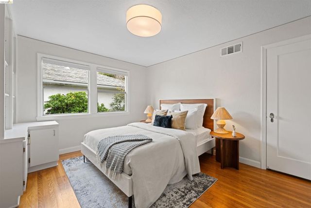 3712 3712 Maple Ave, Oakland, CA 94602