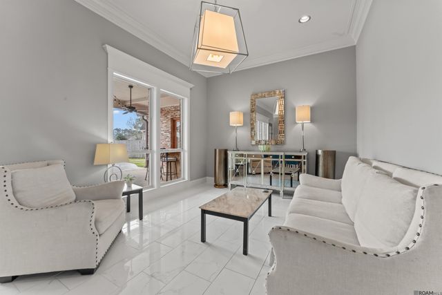 17608 Lake Vista Dr, Greenwell Springs, LA 70739