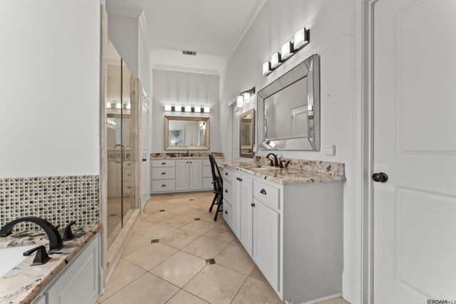 17608 Lake Vista Dr, Greenwell Springs, LA 70739