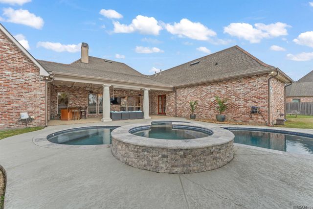 17608 Lake Vista Dr, Greenwell Springs, LA 70739