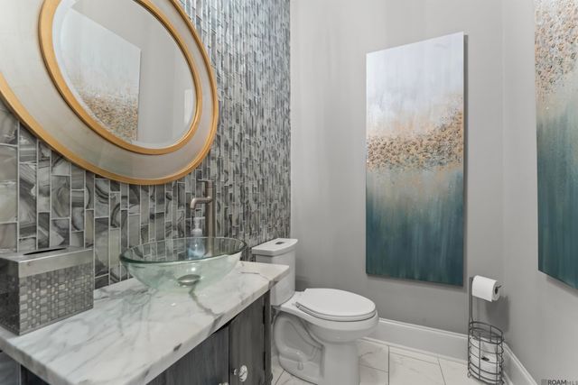 17608 Lake Vista Dr, Greenwell Springs, LA 70739