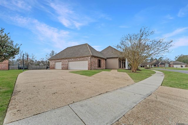 17608 Lake Vista Dr, Greenwell Springs, LA 70739