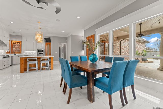 17608 Lake Vista Dr, Greenwell Springs, LA 70739