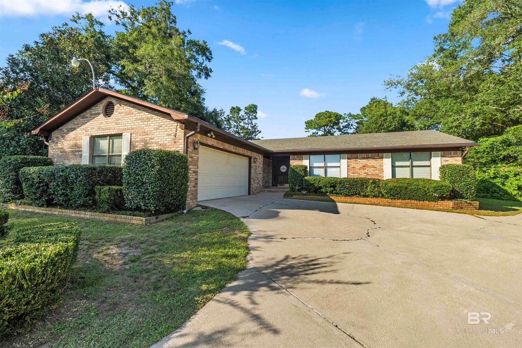 102 Jewel Circle, Daphne, AL 36526