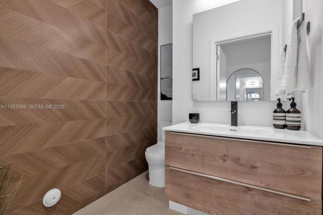 2851 SW 33rd Ct 2851, Miami, FL 33133