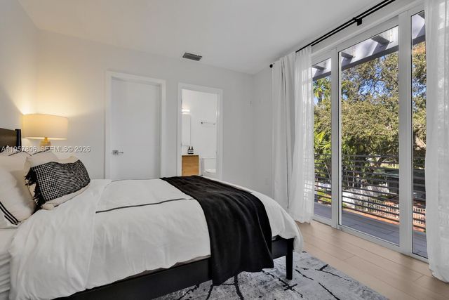 2851 SW 33rd Ct 2851, Miami, FL 33133