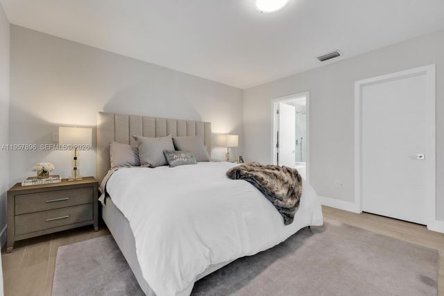 2851 SW 33rd Ct 2851, Miami, FL 33133