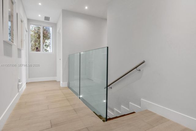 2851 SW 33rd Ct 2851, Miami, FL 33133