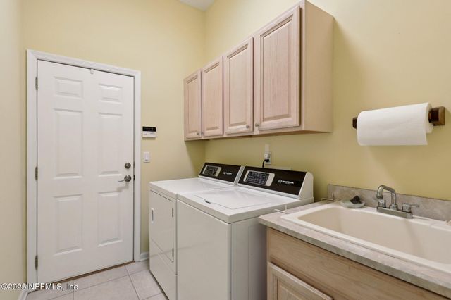 1695 WATERS EDGE Drive, Fleming Island, FL 32003