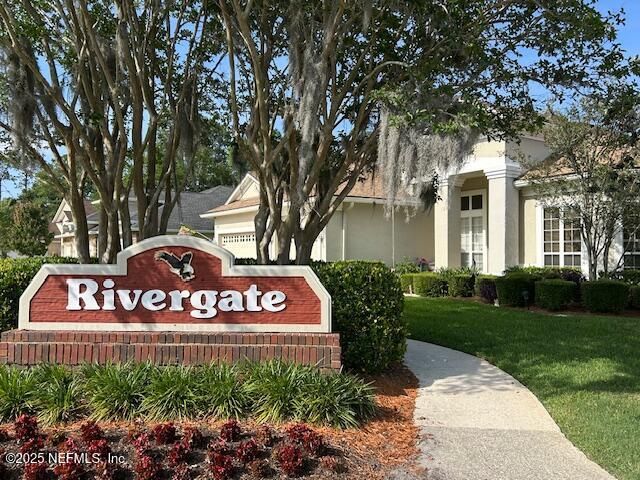 1695 WATERS EDGE Drive, Fleming Island, FL 32003