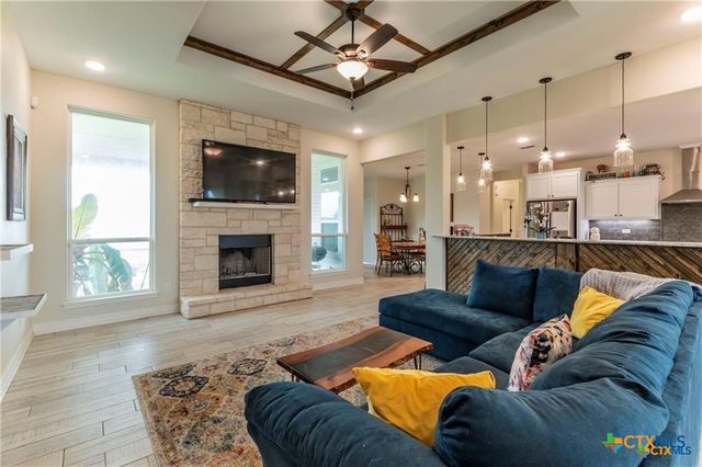 8119 Green Hill Drive, Salado, TX 76571