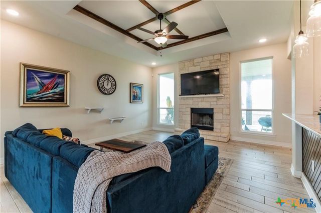 8119 Green Hill Drive, Salado, TX 76571