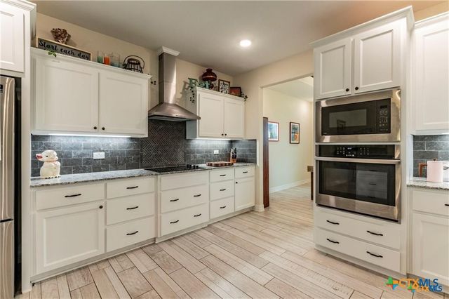 8119 Green Hill Drive, Salado, TX 76571