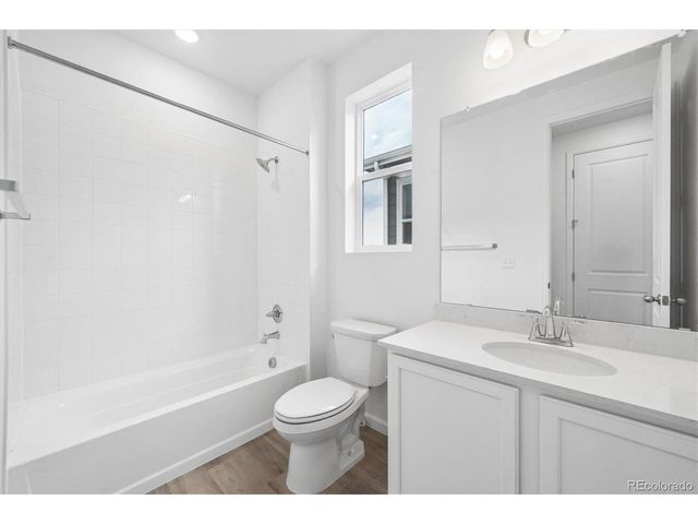 24121 E 30th Pl, Aurora, CO 80019