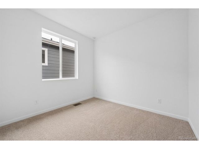 24121 E 30th Pl, Aurora, CO 80019
