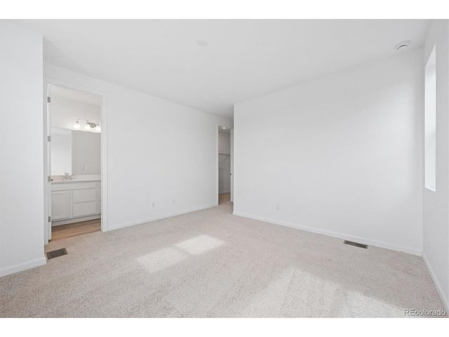 24121 E 30th Pl, Aurora, CO 80019