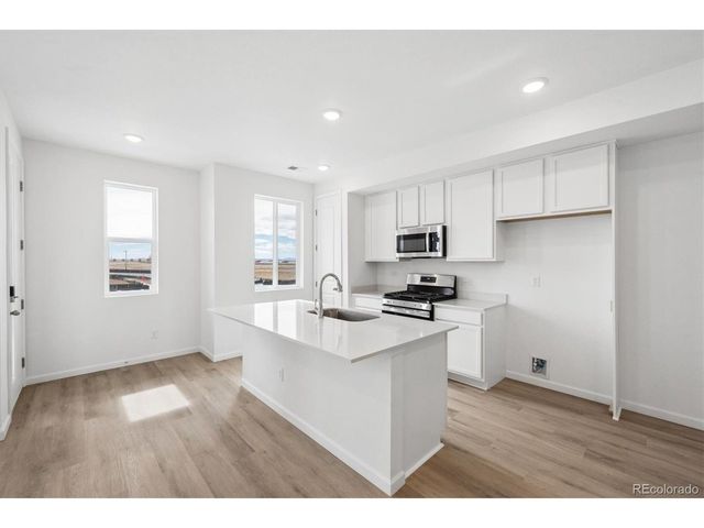 24121 E 30th Pl, Aurora, CO 80019