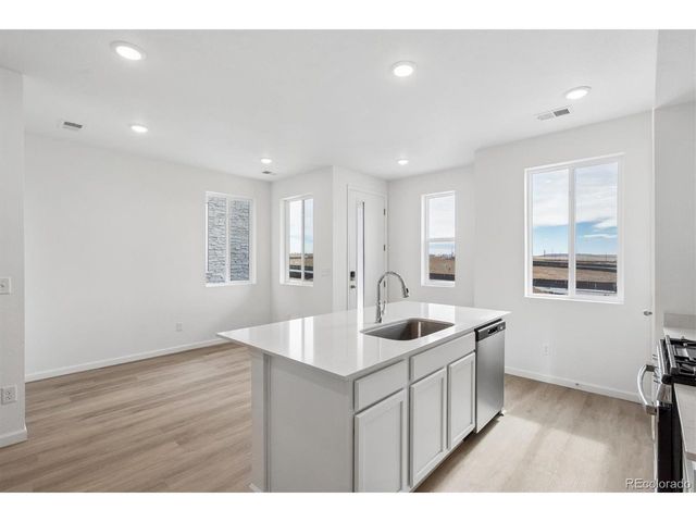 24121 E 30th Pl, Aurora, CO 80019