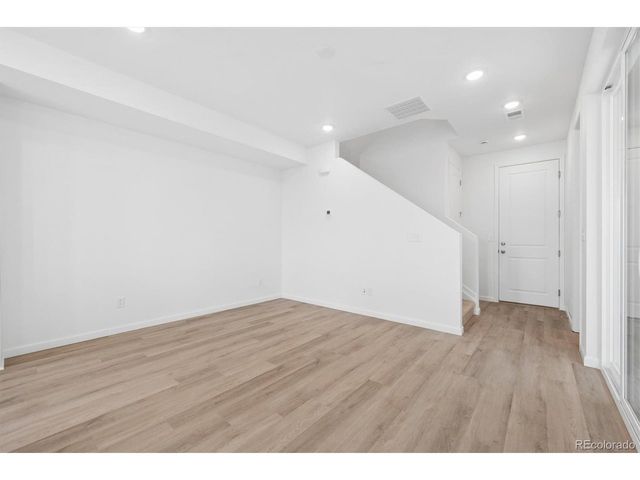 24121 E 30th Pl, Aurora, CO 80019
