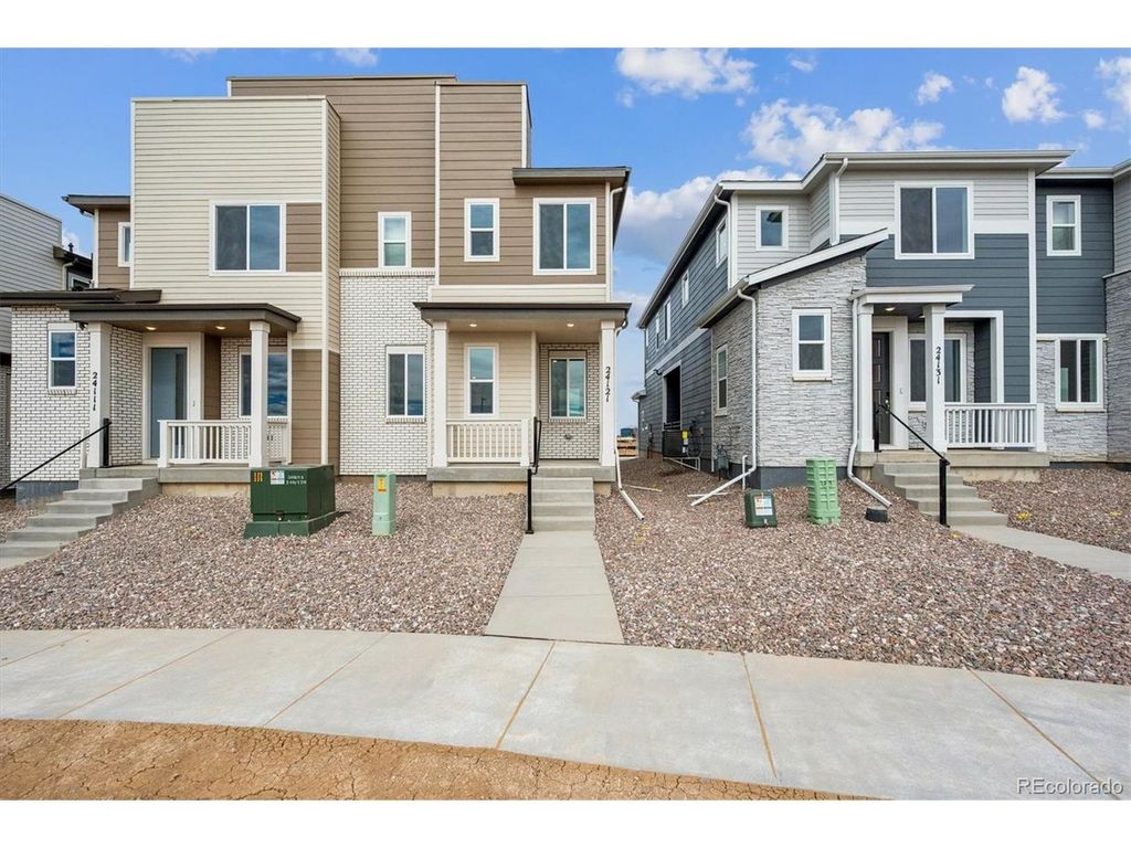 24121 E 30th Pl, Aurora, CO 80019