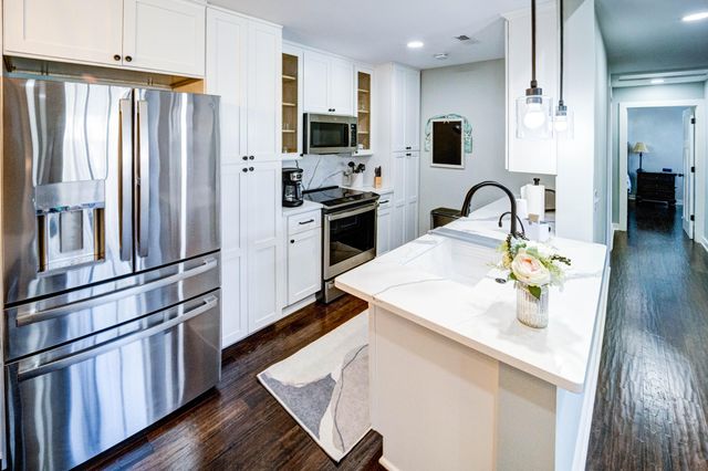 2011 N Highway 17, Mount Pleasant, SC 29466