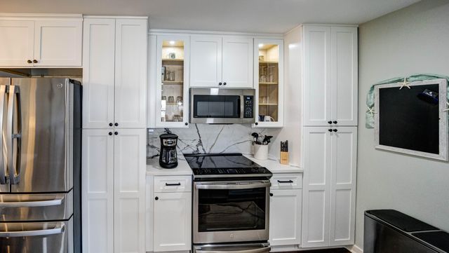 2011 N Highway 17, Mount Pleasant, SC 29466