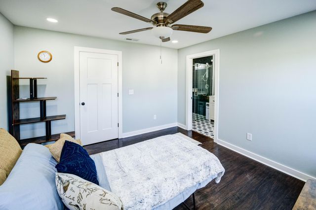 2011 N Highway 17, Mount Pleasant, SC 29466
