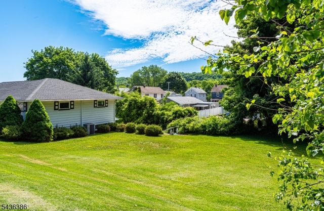 35 Hillside Ave, Netcong Boro, NJ 07857