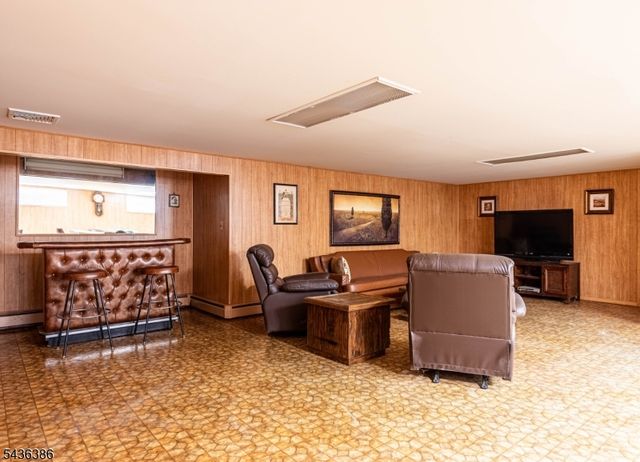 35 Hillside Ave, Netcong Boro, NJ 07857