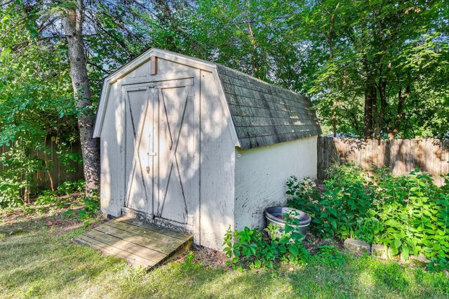 8500 Quinn Avenue S, Bloomington, MN 55437