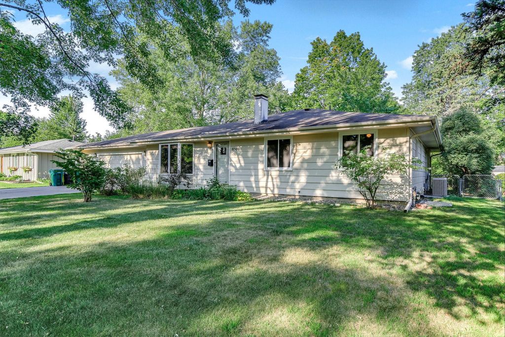8500 Quinn Avenue S, Bloomington, MN 55437 — photo 3