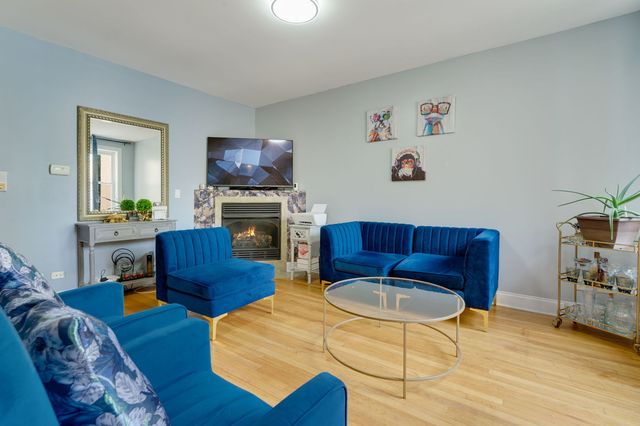 5418 W WINDSOR Street 1N, Chicago, IL 60630