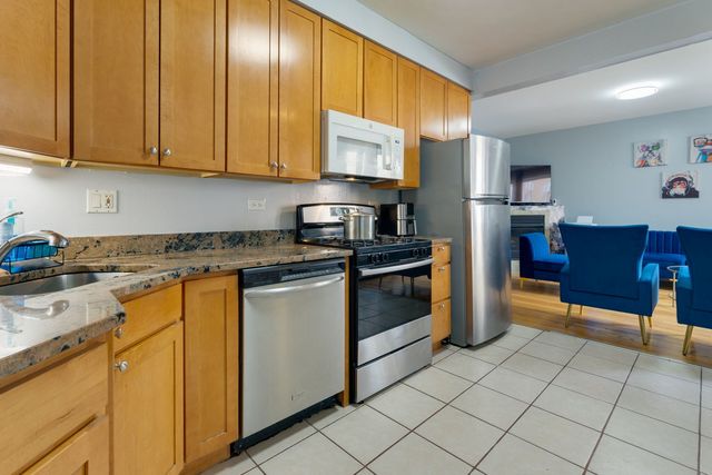 5418 W WINDSOR Street 1N, Chicago, IL 60630