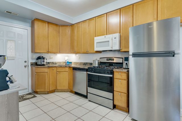 5418 W WINDSOR Street 1N, Chicago, IL 60630