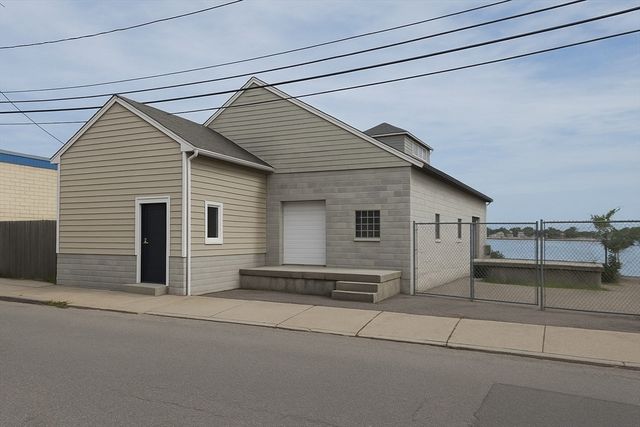1510 Padanaram Ave, New Bedford, MA 02740