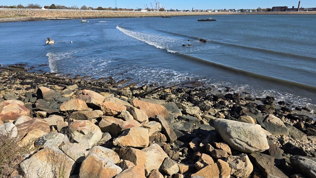 1510 Padanaram Ave, New Bedford, MA 02740