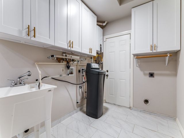 2001 Pebblebrook Trail, Irving, TX 75060