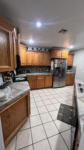 11055 N Lily Lane, Edmond, OK 73025