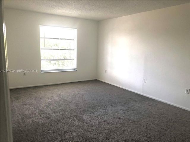 1595 NE 135th St 241, North Miami, FL 33161