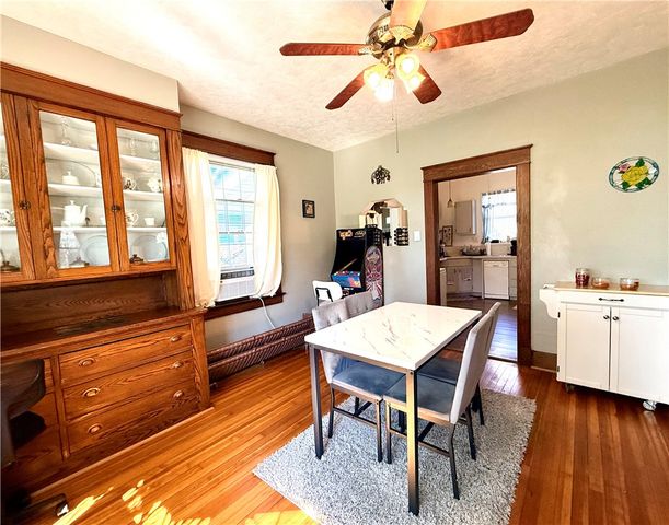 17 S Johnson Rd, Houston, PA 15342