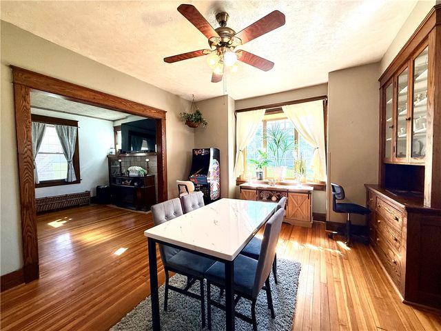 17 S Johnson Rd, Houston, PA 15342